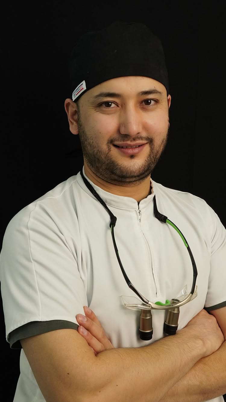 Садыбакас — стоматолог